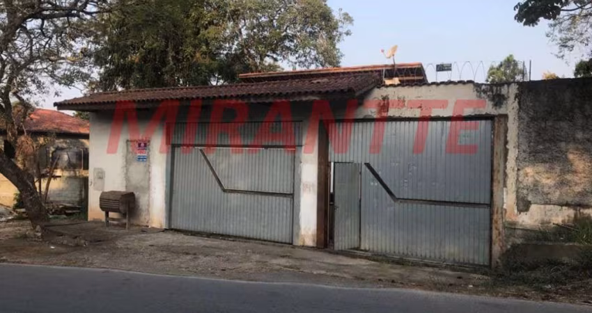 Sobrado de 220m² com 5 quartos em Jardim Samambaia - Mairiporã