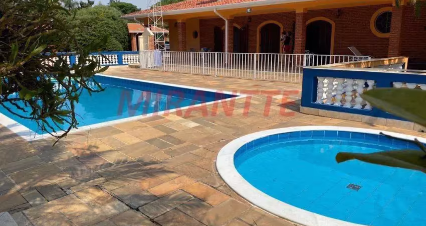 Chácara de 380m² com 3 quartos em Vila Itaici