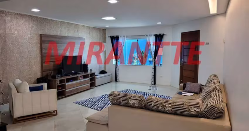 Sobrado de 354m² com 4 quartos em Jardim Primavera