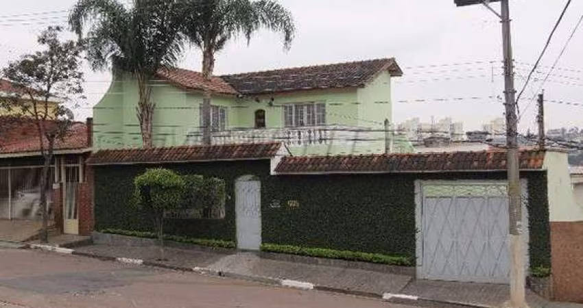 Sobrado de 200m² com 4 quartos em Jardim Maracanã