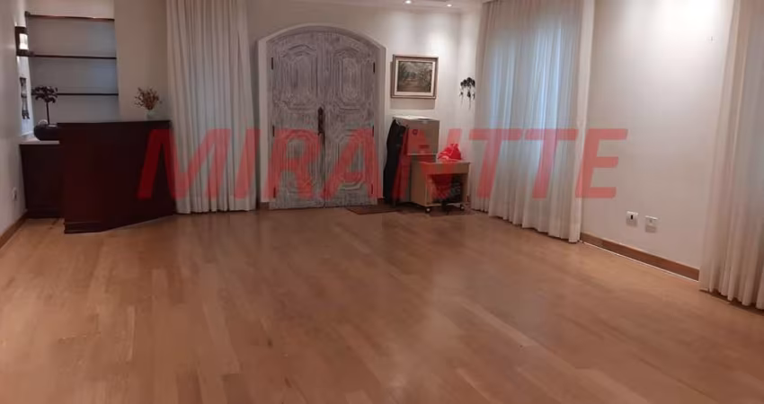 Sobrado de 220m² com 3 quartos em Santana