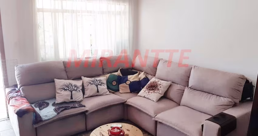 Sobrado de 160m² com 3 quartos em Água Fria