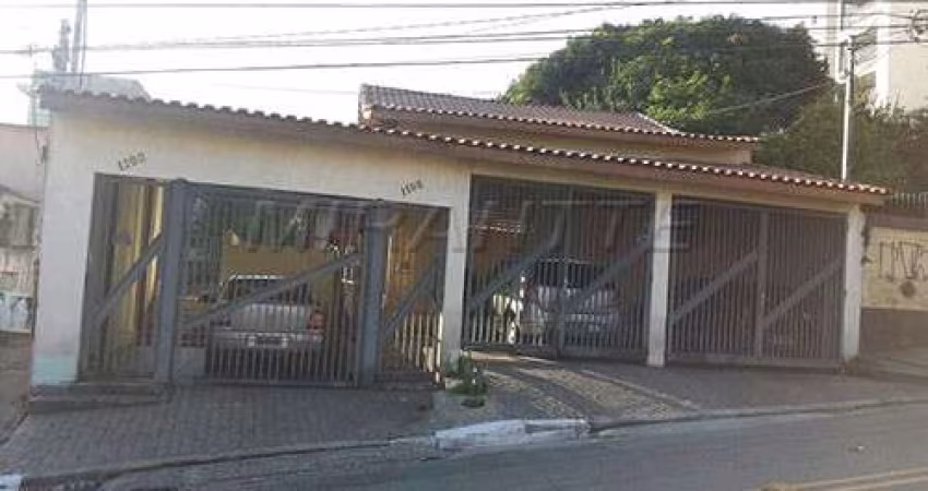 Terreno de 648m² com 2 quartos em Chora Menino