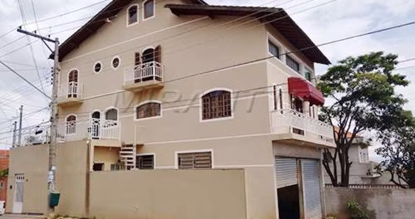 Sobrado de 510m² com 5 quartos em Vila Leonor