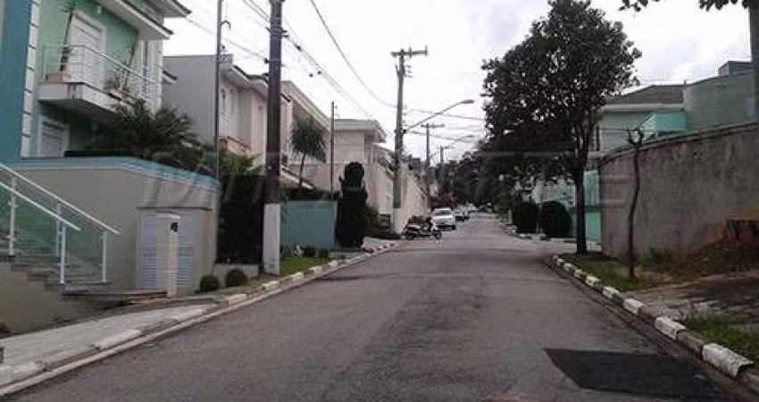 Terreno de 299m² em Horto Florestal