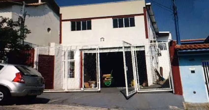 Comercial de 200m² em Parque Peruche