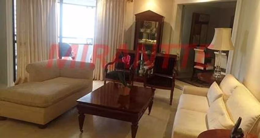 Apartamento de 273m² com 4 quartos em Moema