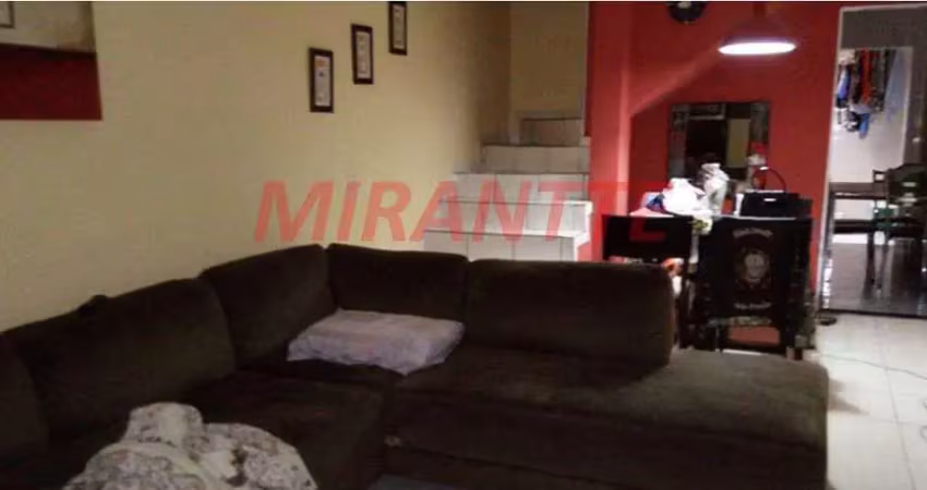 Cond. fechado de 110m² com 3 quartos em vila carbone