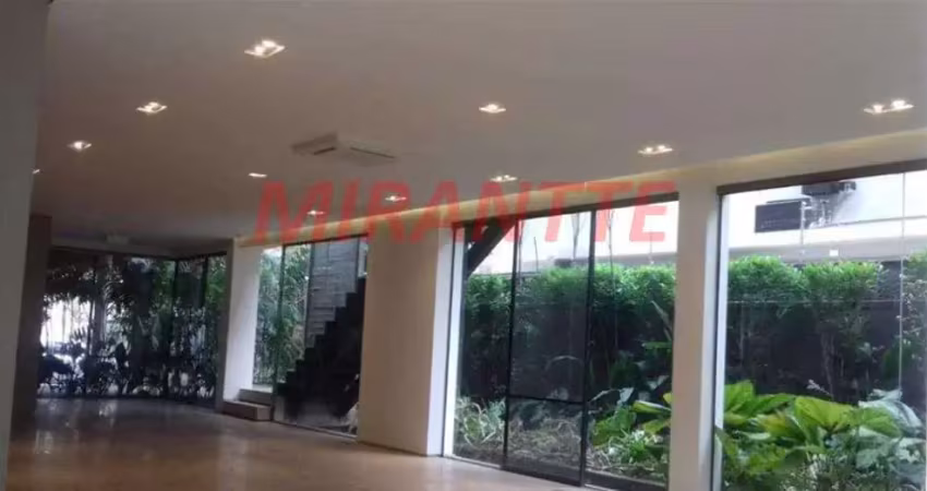 Sobrado de 580m² com 4 quartos em alto de pinheiros
