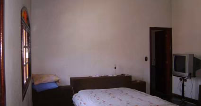 Sobrado com 4 quartos em Saúde