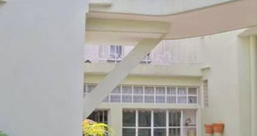 Sobrado de 400m² com 5 quartos em Pacaembu