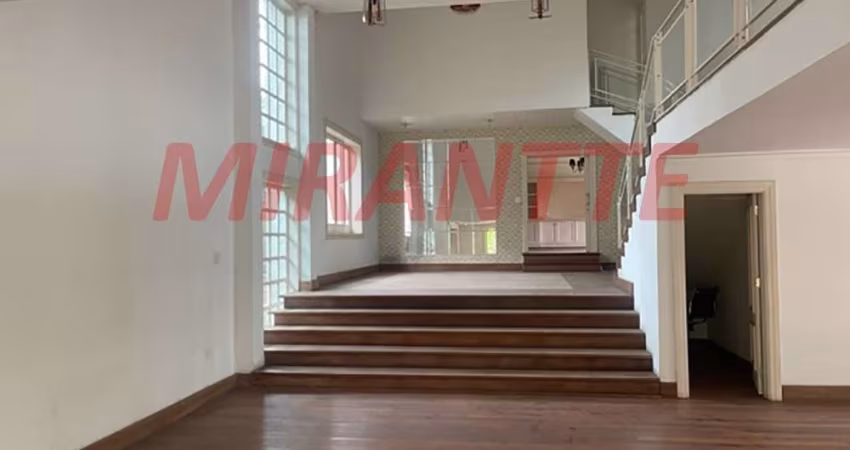 Sobrado de 600m² com 4 quartos em Barro Branco