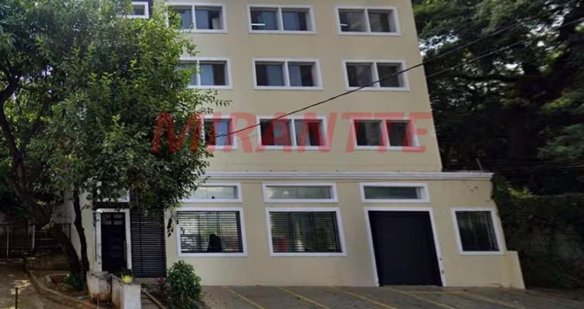 Comercial de 850m² em Santana