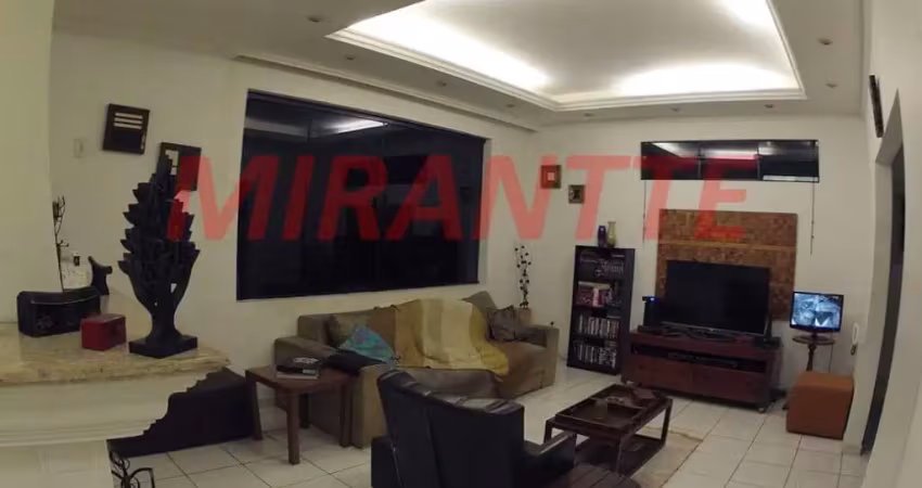 Sobrado de 160m² com 4 quartos em Tremembe