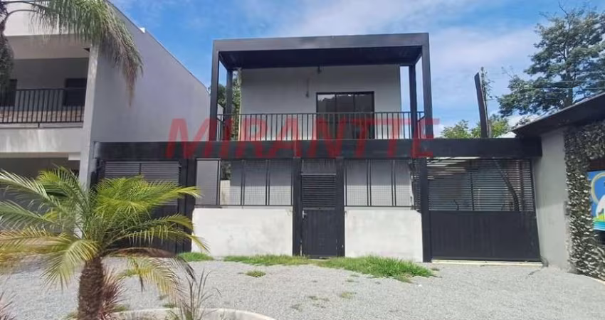 Sobrado de 294m² com 2 quartos em Sítio Barrocada