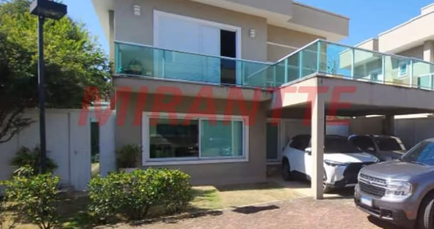 Sobrado de 274m² com 4 quartos em Tremembe