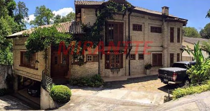 Sobrado de 357m² com 4 quartos em Serra Da Cantareira