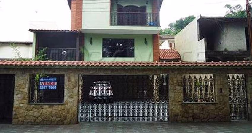 Sobrado de 249m² com 4 quartos em Jardim Guapíra
