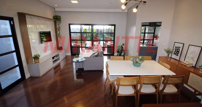 Sobrado de 260m² com 4 quartos em Jardim Floresta