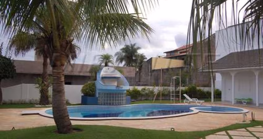 Cond. fechado com 4 quartos em COND. SANTA ISABEL