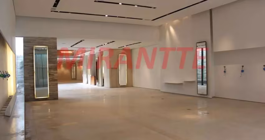 Comercial de 696m² em Cerqueira César