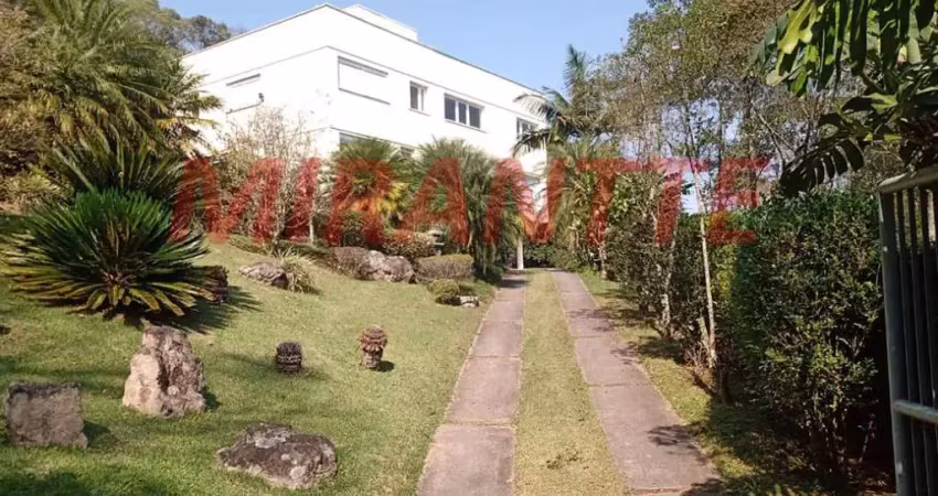 Sobrado de 550m² com 8 quartos em serra da cantareira