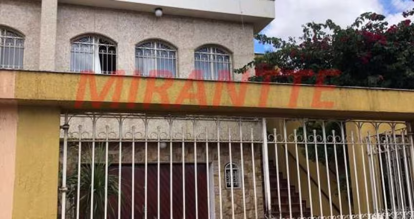 Sobrado de 250m² com 3 quartos em Vila Galvão
