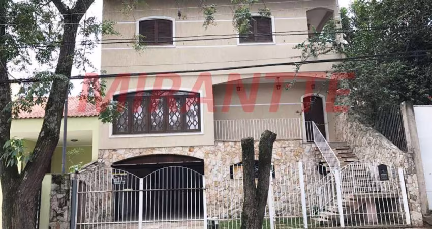 Sobrado de 620m² com 5 quartos em Jardim Santa Mena