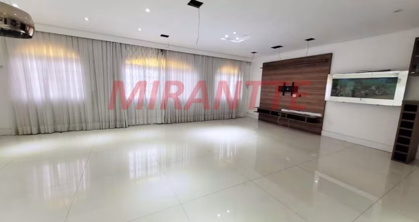 Sobrado de 385m² com 3 quartos em Jardim Maia