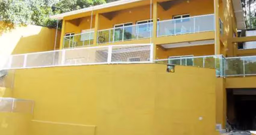 Sobrado de 254m² com 3 quartos em serra da cantareira