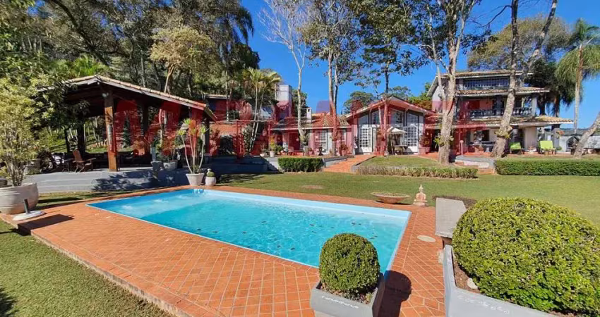 Sobrado de 900m² com 4 quartos em serra da cantareira