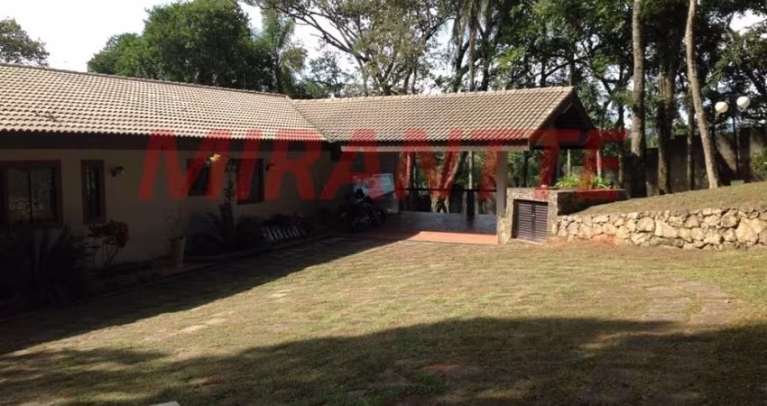 Casa terrea de 600m² com 3 quartos em Serra da Cantareira
