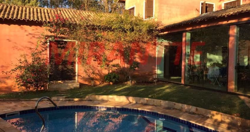 Sobrado de 350m² com 5 quartos em Serra Da Cantareira