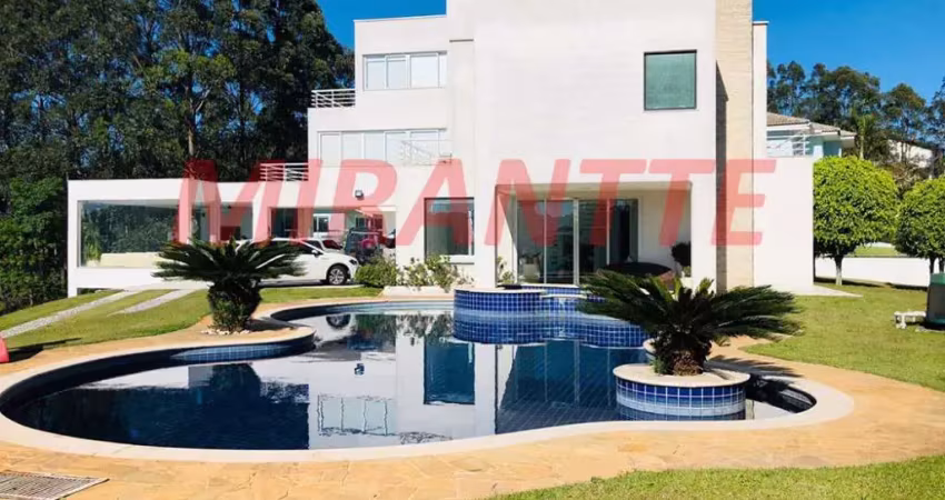 Sobrado de 650m² com 4 quartos em serra da cantareira