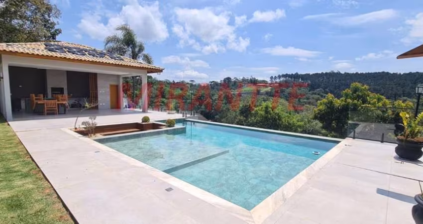 Sobrado de 450m² com 3 quartos em Serra Da Cantareira