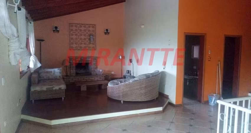 Sobrado de 365m² com 4 quartos em Serra Da Cantareira