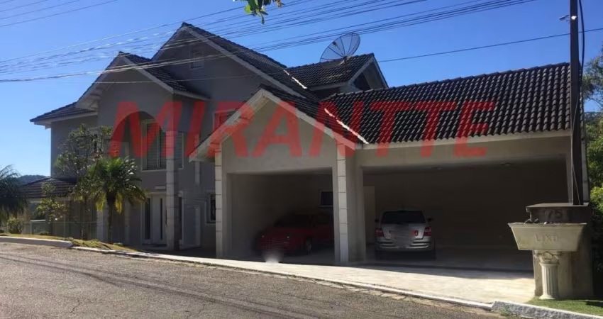 Sobrado de 550m² com 4 quartos em Serra da Cantareira