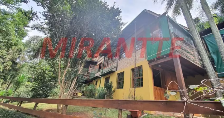 Sobrado de 220m² com 2 quartos em serra da cantareira