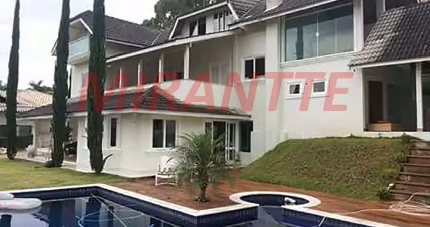 Sobrado de 600m² com 6 quartos em Serra da Cantareira