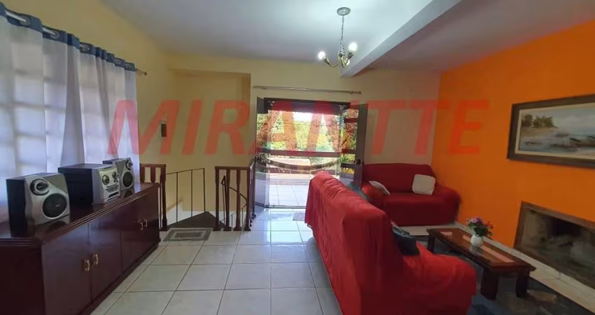 Sobrado de 326m² com 3 quartos em Serra Da Cantareira