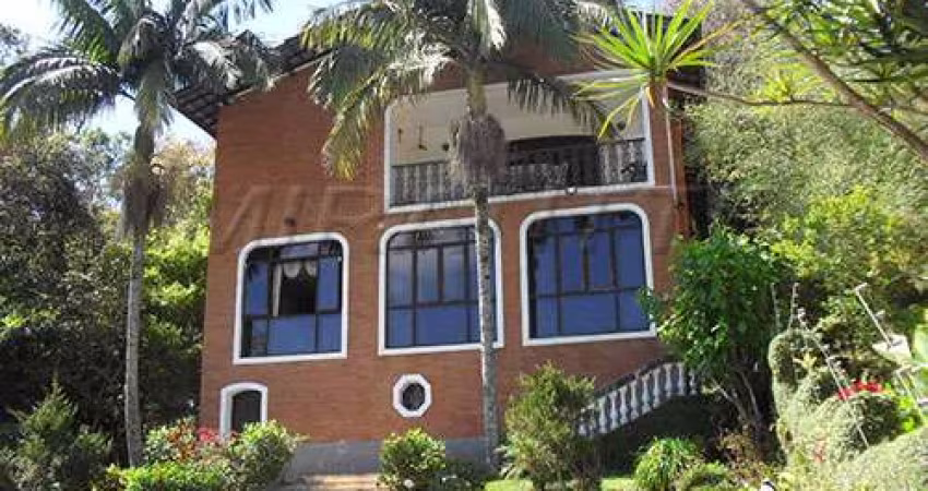 Sobrado de 3500m² com 5 quartos em Serra Da Cantareira