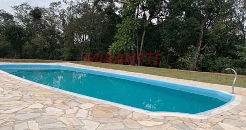 Cond. fechado de 150m² com 2 quartos em mato dentro