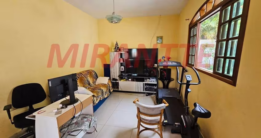 Sobrado de 1.6m² com 3 quartos em Samambaia