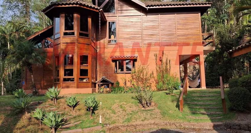 Cond. fechado de 305m² com 2 quartos em Serra da Cantareira
