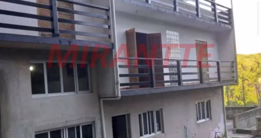 Cond. fechado de 450m² com 5 quartos em serra da cantareira