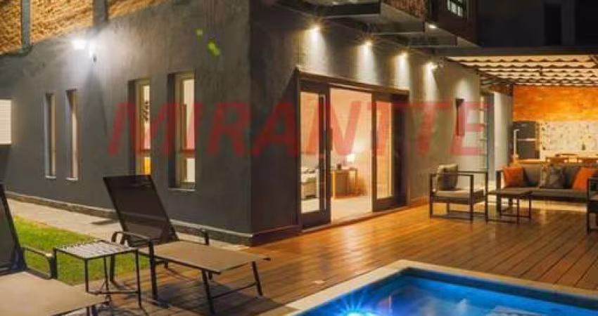 Sobrado de 250m² com 3 quartos em Serra da Cantareira
