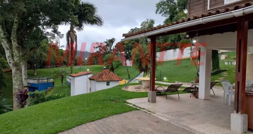 Chácara de 0.01m² com 8 quartos em Invernada