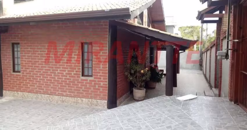 Cond. fechado de 305.85m² com 3 quartos em Barreiro