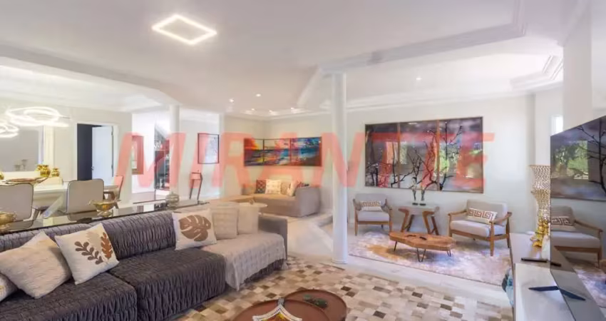 Sobrado de 440m² com 4 quartos em serra da cantareira