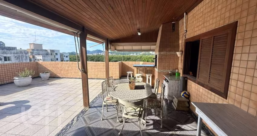 Apartamento à venda em Trindade com 167 m², 3 quar